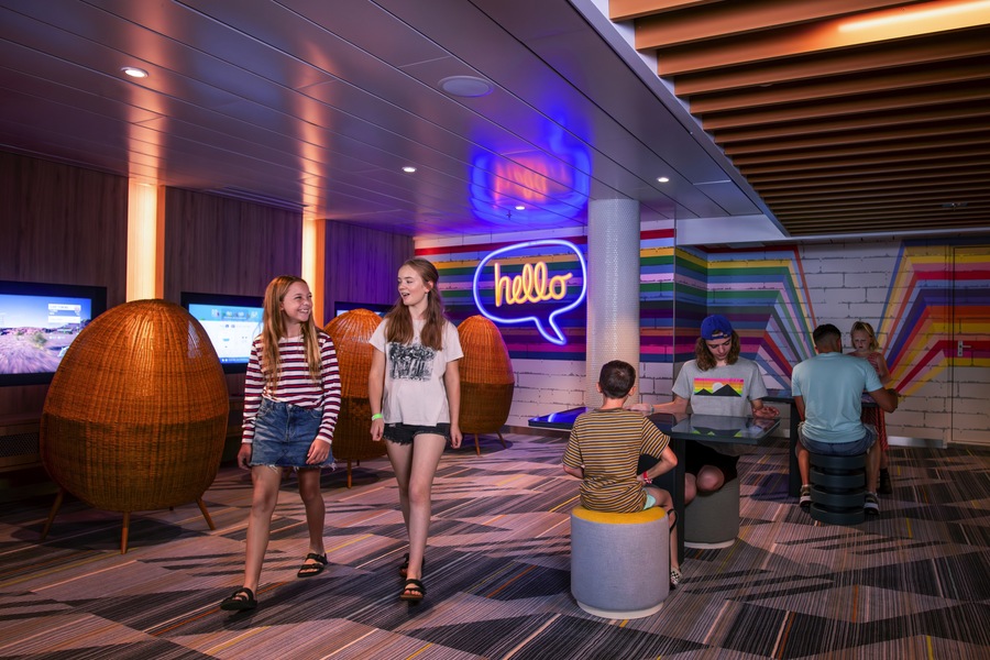 RCI Oasis of the Seas Social298 - J.LISIEWSKI.jpg